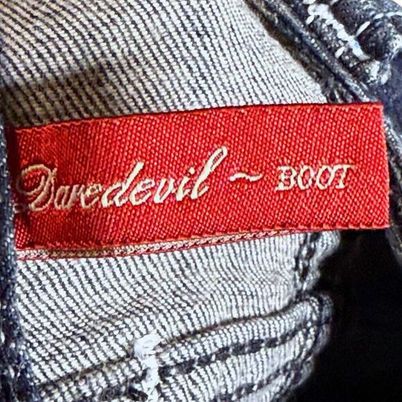 Guess Jeans Womens Blue Daredevil Boot Dark Wash Faded Stretch Size 31 REG - Picture 5 of 7